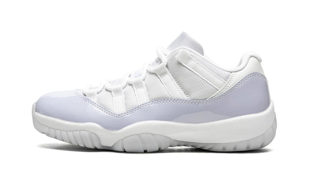 AIR JORDAN 11 LO WMNS "Pure Violet"