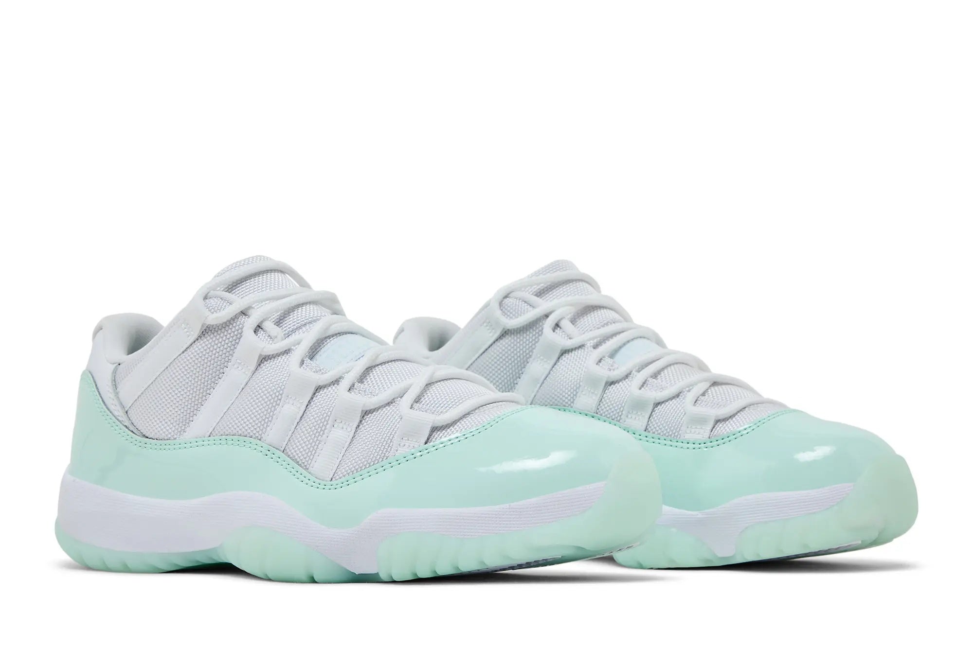 Wmns Jordan 11 Retro Low 'Igloo'