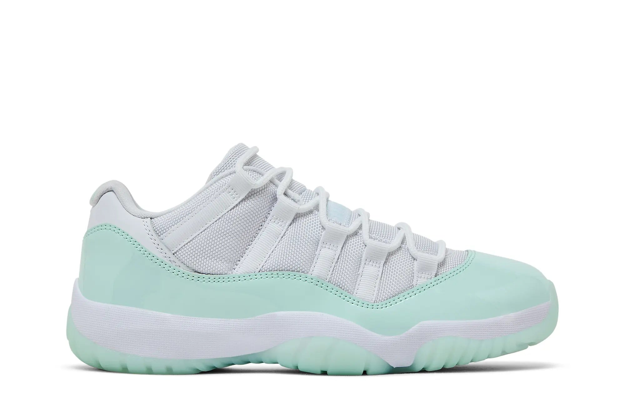 Wmns Jordan 11 Retro Low 'Igloo'