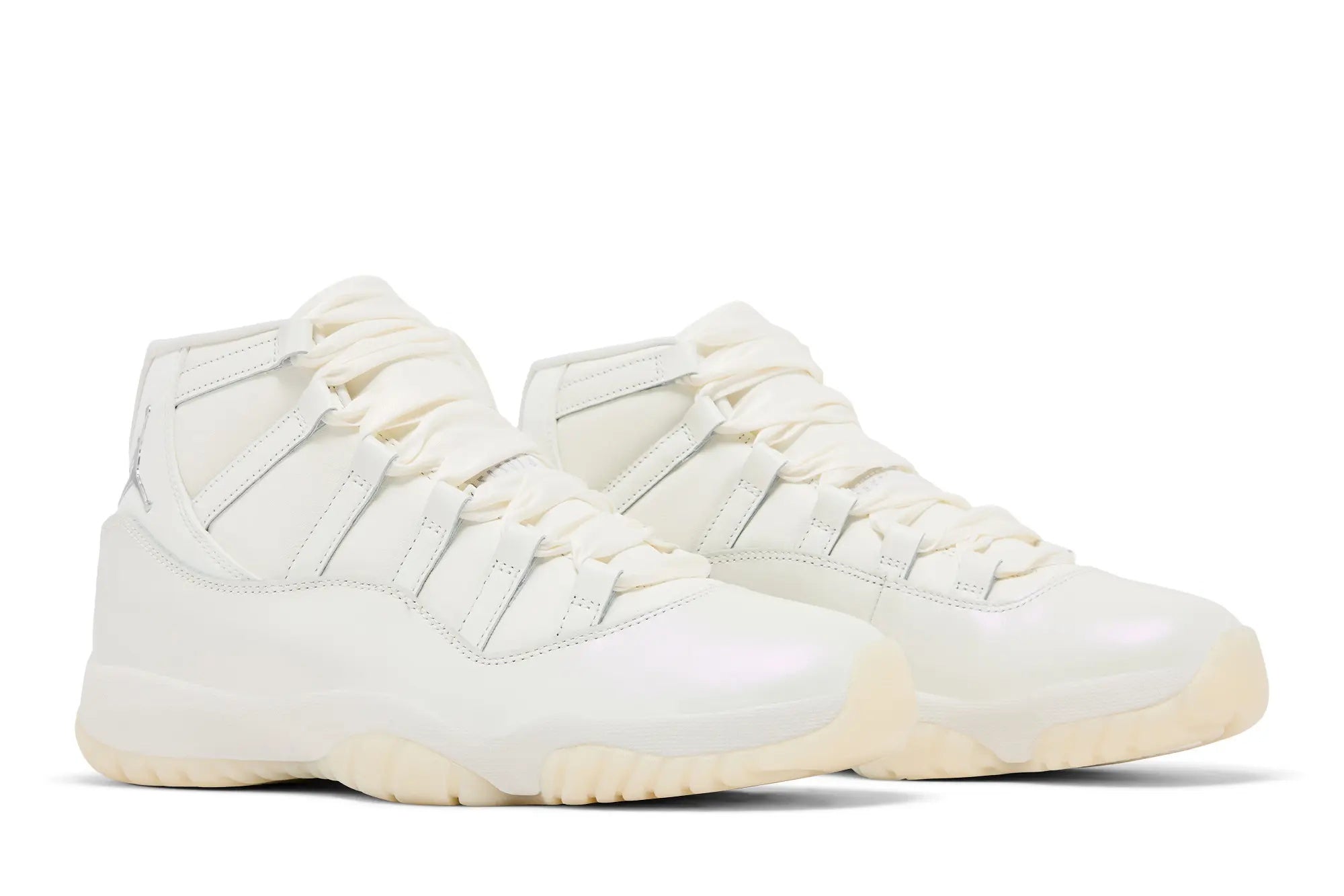 Wmns Jordan 11 Retro 'Pearl / Grand Finale'